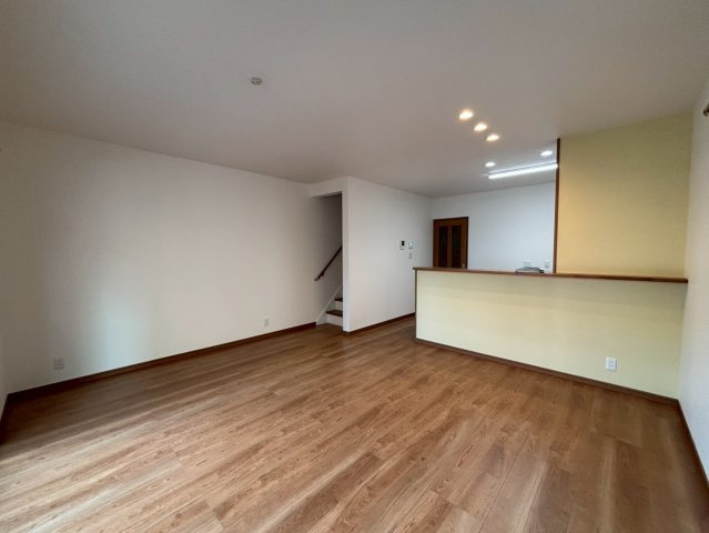 ロタス青山の洋室