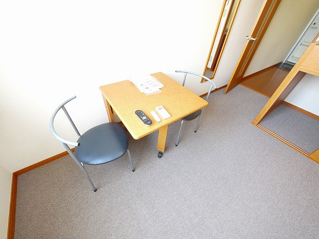 レオパレスブラッサム木津の内装|内装は落ち着いています