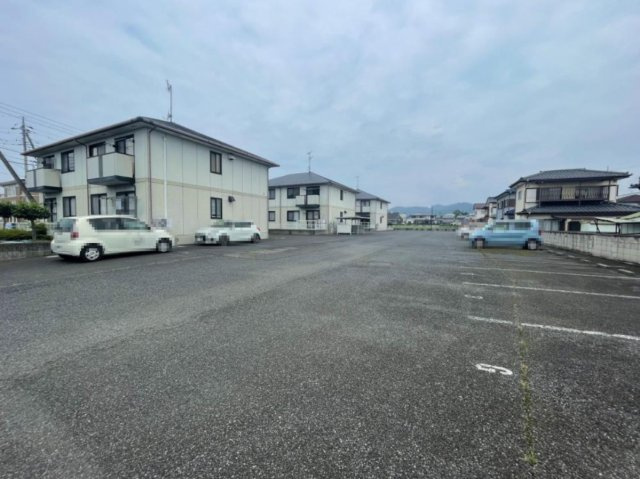 エーデルハイム(リフォーム)の駐車場