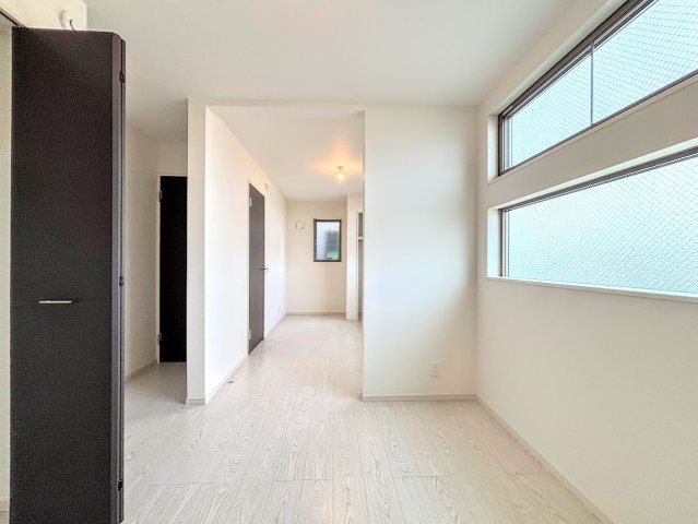 宮前区白幡台1丁目　新築戸建ての洋室|◆子どものスタディ空間として、あるいは書斎やホビールームとして生活スタイルに合わせて使えるプライベートルーム。居心地のいい落ち着いたインテリアが似合います。
