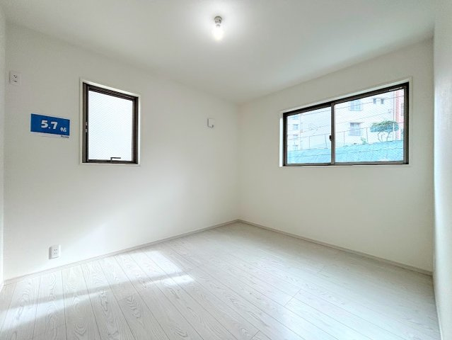 宮前区白幡台1丁目　新築戸建ての洋室|◆住宅ローンのご相談や周辺環境のご案内も含め、ローンに詳しい、地元に詳しいスタッフがお出迎えさせていただきます。お気軽にご相談ください。
