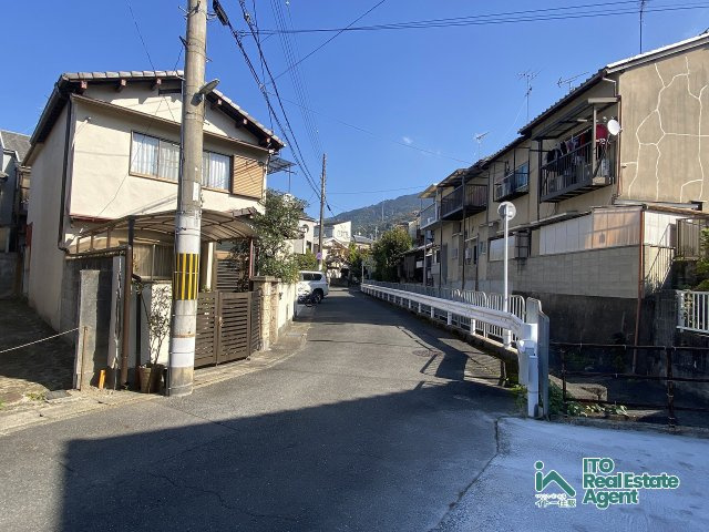修学院狭間町 建築条件無 土地の前面道路含む現地写真
