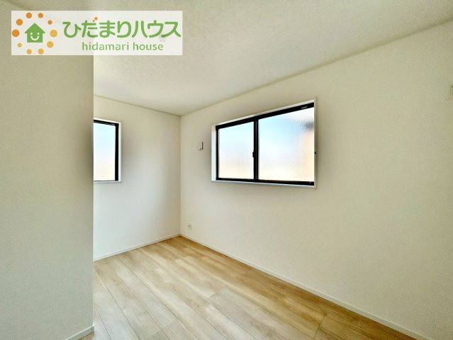 【洋室】 | つくば市大曽根第1　新築戸建　1号棟 | 机にベットを置けば子供部屋の完成です！