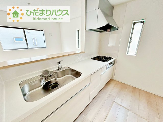 【キッチン】 | つくば市大曽根第1　新築戸建　1号棟 | カウンターは少し高くなってますので、手元が隠れて来客からは見えにくくなってます♪