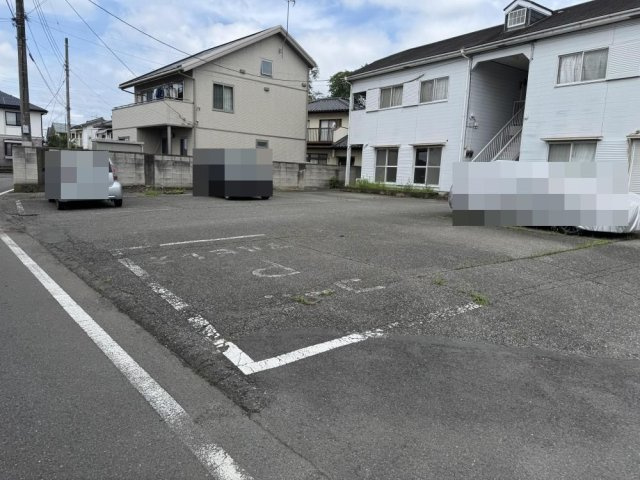 コーポ・アルビレオの駐車場