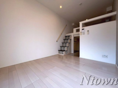 【居間・リビング】 | ハーモニーテラス靖国町 | ゆったりとしたリビングです