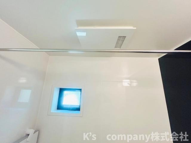茅ヶ崎市中海岸４丁目　新築戸建　１号棟の設備|長雨の続く時期のお洗濯物の心配を解消できる浴室乾燥機付き☆