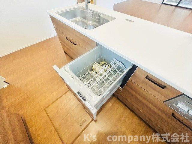 茅ヶ崎市中海岸４丁目　新築戸建　１号棟のキッチン|家事の負担を軽減してくれる食器洗い乾燥機付き☆