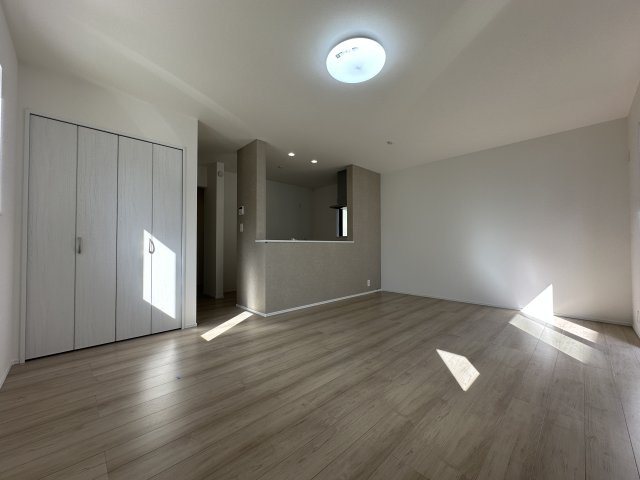 神戸市西区玉津町新方新築戸建の居間・リビング