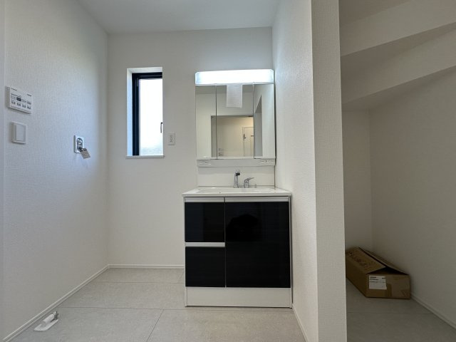 神戸市西区玉津町新方新築戸建の独立洗面台