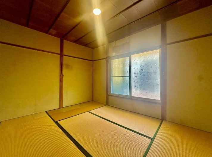 明石市東藤江2丁目の和室|和室ならではの温かな和の空間で寛ぎの時間を過ごせます♪