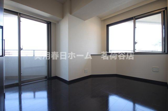 ※2022年の室内写真です。（フローリングの色が異なる可能性あり）