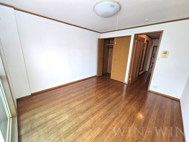 ROUTE 1 エルの居間・リビング|イメージ（同建物内別部屋の写真です）