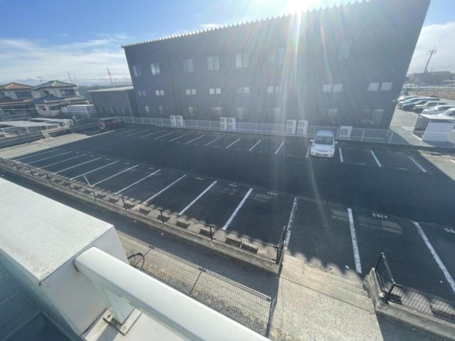 コートヴィレッジの駐車場