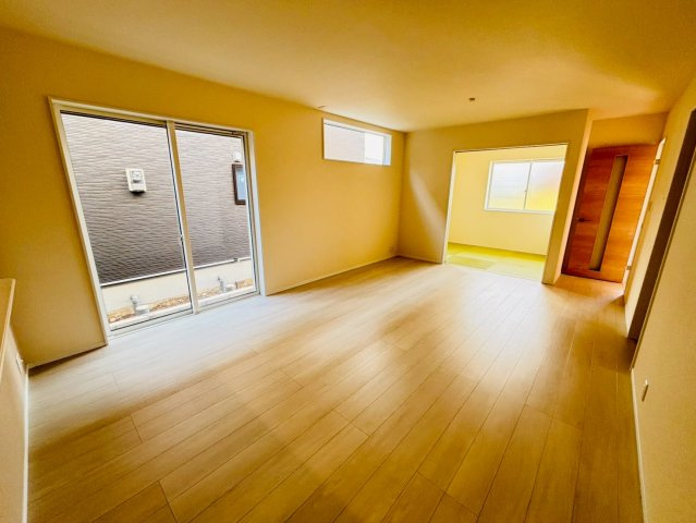 リーブルガーデン／北区鶴羽田第七／３号棟の居間・リビング