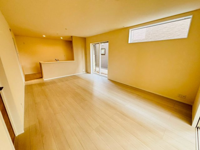 リーブルガーデン／北区鶴羽田第七／３号棟の居間・リビング