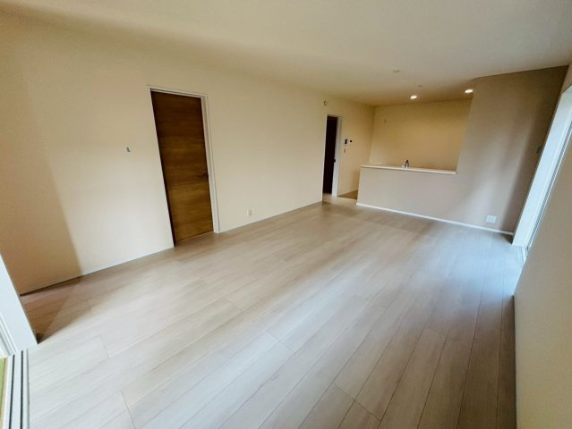 リーブルガーデン／北区鶴羽田第七／３号棟の居間・リビング