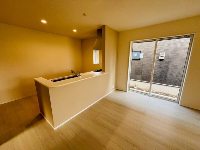 リーブルガーデン／北区鶴羽田第七／３号棟の居間・リビング