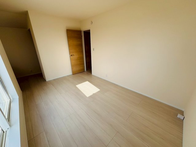 リーブルガーデン／北区鶴羽田第七／３号棟の洋室