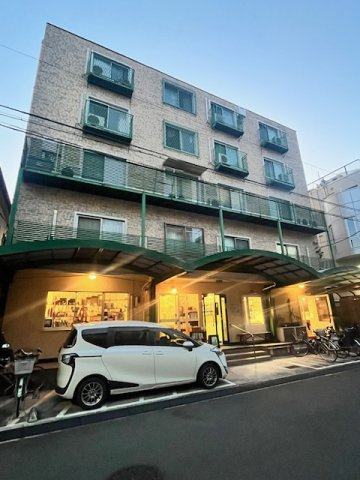 山岡ビルの画像