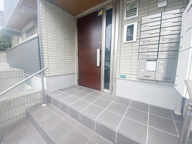 トリシア浦和のエントランス