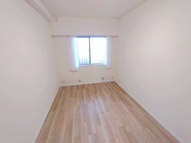 ココタウンヒルトップマリーナの洋室