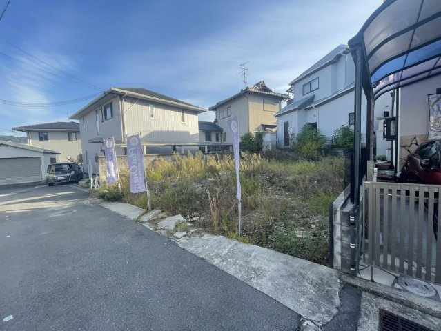 交野市星田2丁目　土地（建築条件付き）の前面道路含む現地写真