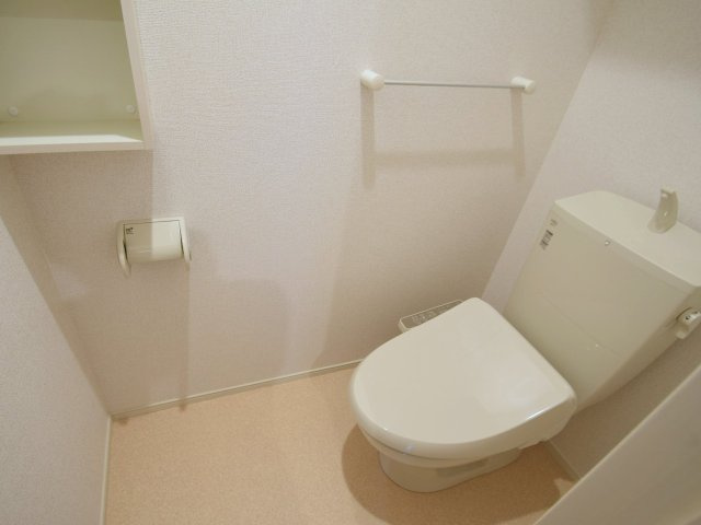 温水洗浄便座付きのトイレです！