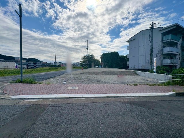 栗東市上鈎2号地　建築条件無し売土地の前面道路含む現地写真