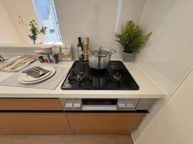 【キッチン】 | 福岡市西区拾六町3丁目1期　3号棟（全3棟）【仲介手数料無料・0円】 | 現地写真。