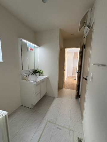 【洗面所】 | 福岡市西区拾六町3丁目1期　3号棟（全3棟）【仲介手数料無料・0円】 | 現地写真。