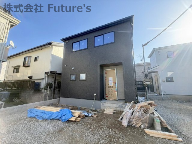 三郷市鷹野4丁目　新築戸建　全6棟　3号棟の外観|スーパーやコンビニ、総合病院が近く生活利便性の良い立地です