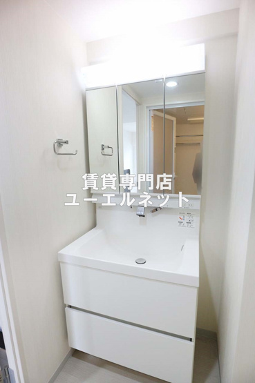 【独立洗面台】 | フランディルオーラ江坂 | 清潔感ある独立洗面台で毎日気持ちよく♪