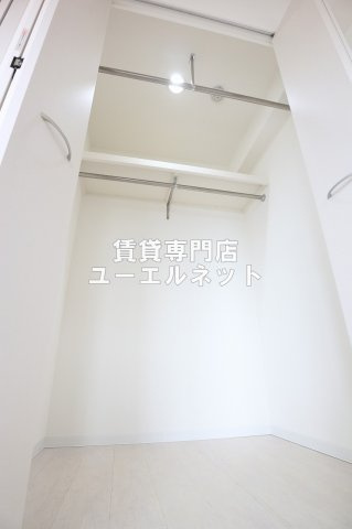 【収納】 | フランディルオーラ江坂 | クローゼット付きでお部屋もスッキリ♪