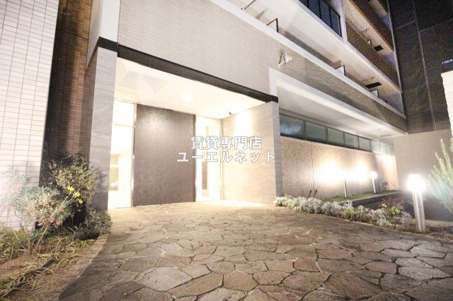 【外観】 | フランディルオーラ江坂 | シンプルで洗練されたデザインが毎日の暮らしに心地よさをプラス