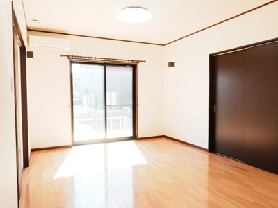 【居間・リビング】 | 三重郡川越町大字当新田 | ＬＤＫ