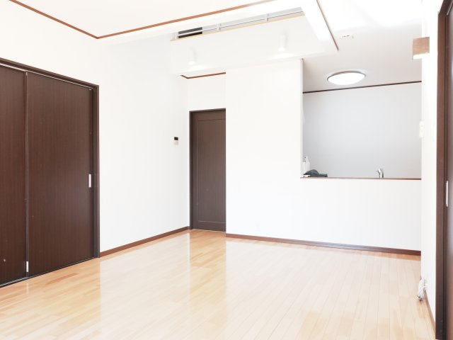 【居間・リビング】 | 三重郡川越町大字当新田 | ＬＤＫ