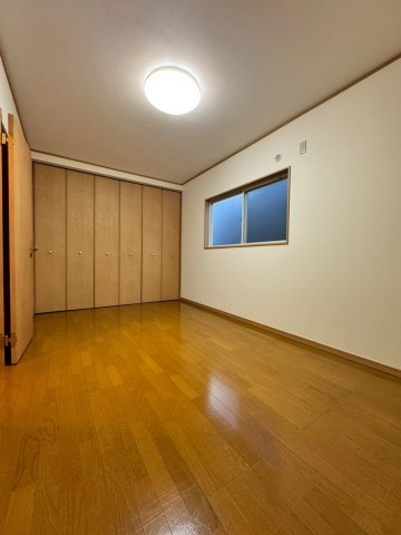 守口市南寺方東通4丁目の洋室|全室洋室でお掃除の負担も軽減できます。
