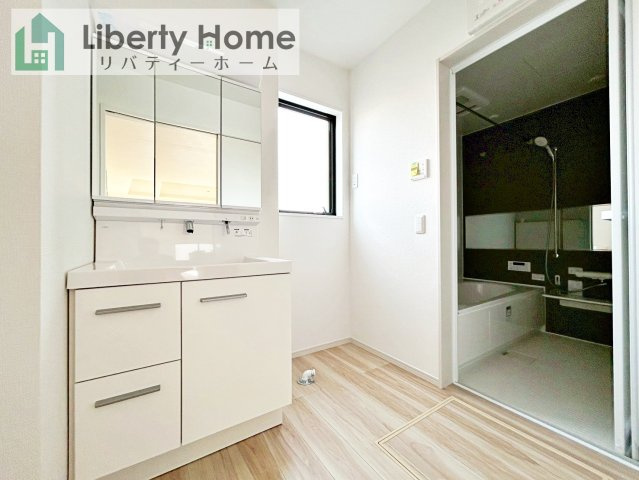 日立市東町3期　新築戸建　1号棟の独立洗面台