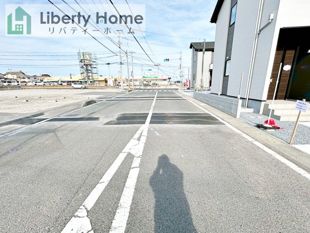 日立市東町3期　新築戸建　1号棟の前面道路含む現地写真