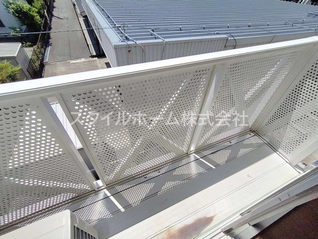 ライラックAのバルコニー|別部屋写真です。