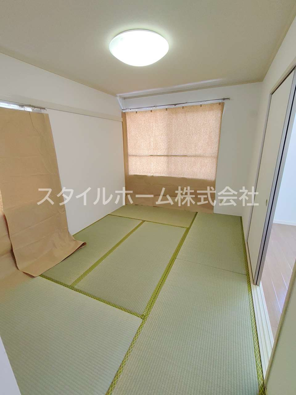 ライラックAの和室|別部屋写真です。