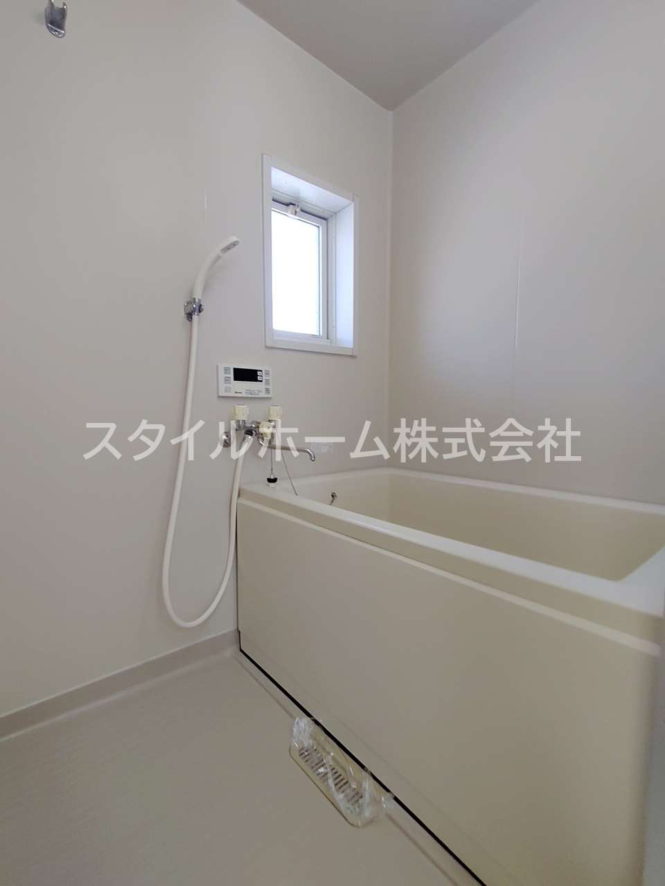 ライラックAの浴室|別部屋写真です。