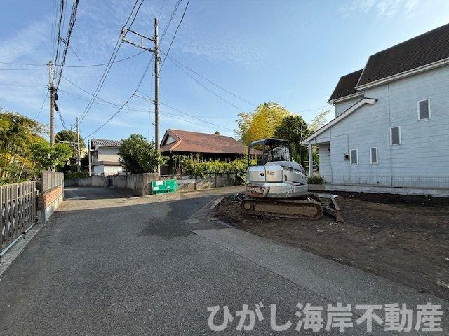 茅ヶ崎市松林3丁目　新築戸建　の前面道路含む現地写真|11月7日撮影　造成工事中　現地外観