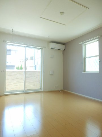 ルミナスハイムの居間・リビング