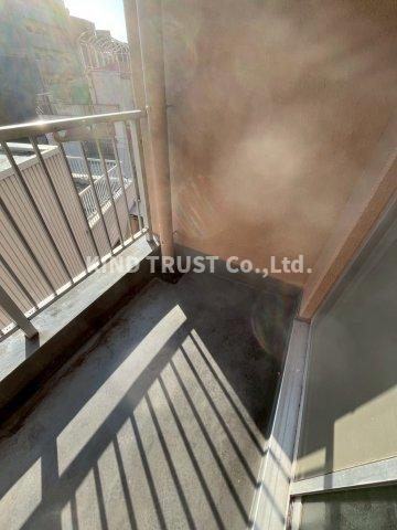 三木シャトーマンションのバルコニー|落ち着いた時間を過ごせるバルコニーです