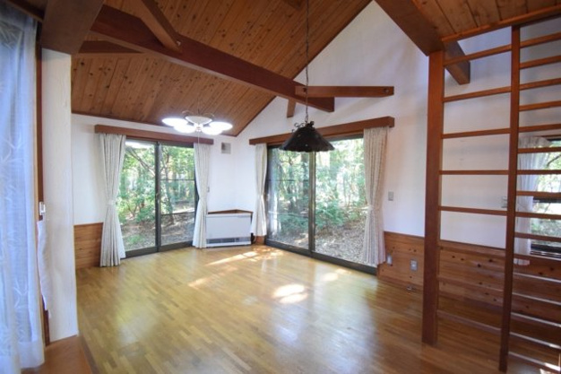 【居間・リビング】 | 東急天城高原別荘地　戸建