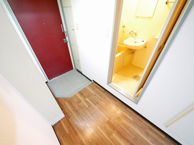 シャンテムーランの玄関|収納もある玄関です