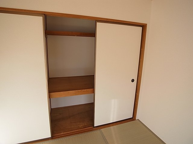 ファミール長田の収納|各部屋に収納を完備してます