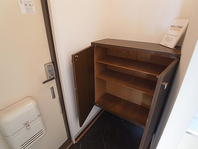 ファミール長田の玄関|靴箱も有ります